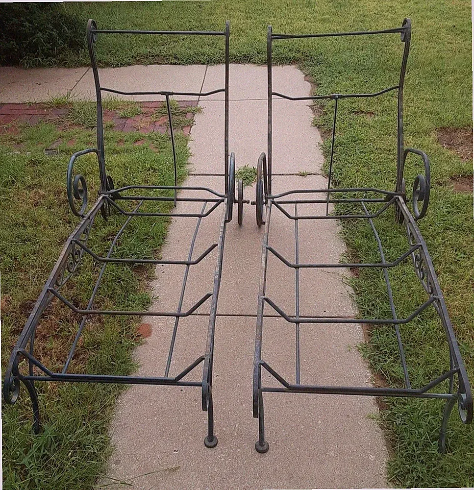 LOT OF 2 VINTAGE WROUGHT IRON MID CENTURY POOL LOUNGE CHAIRS
